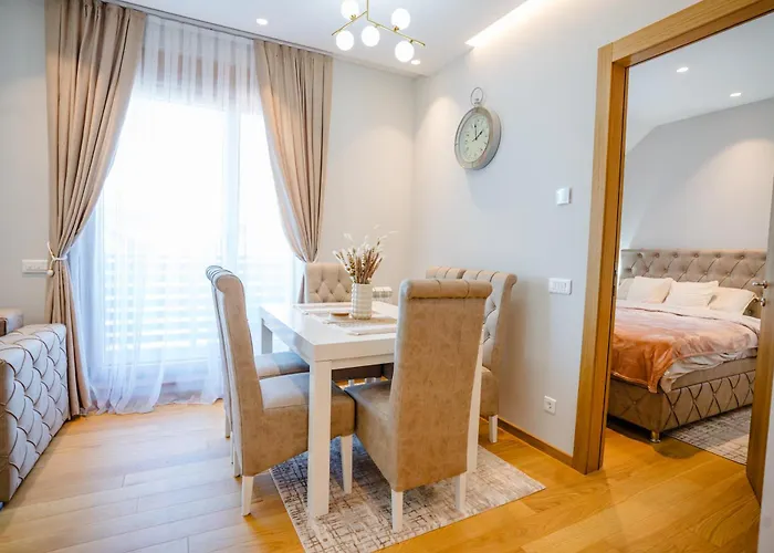 Albatros Lux 즐라티보